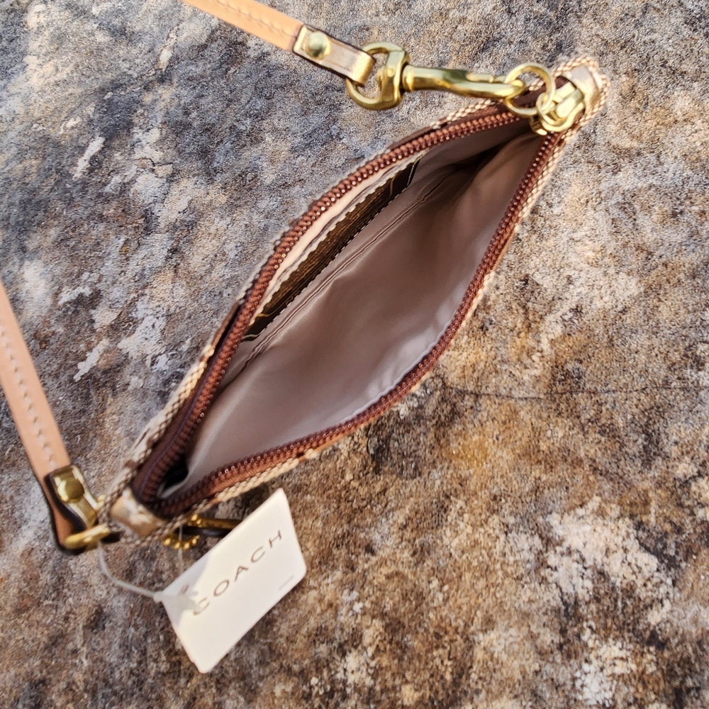 NWT Coach Signature Gold Stripe Wristlet Pouch Wallet - Picture 4 of 4